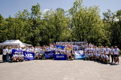 "Starting on Schedule" is a race that brought together hundreds of railway workers from different corners of Ukraine to support their colleagues.