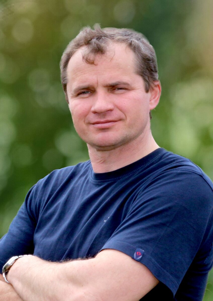 Олександр БРОВА